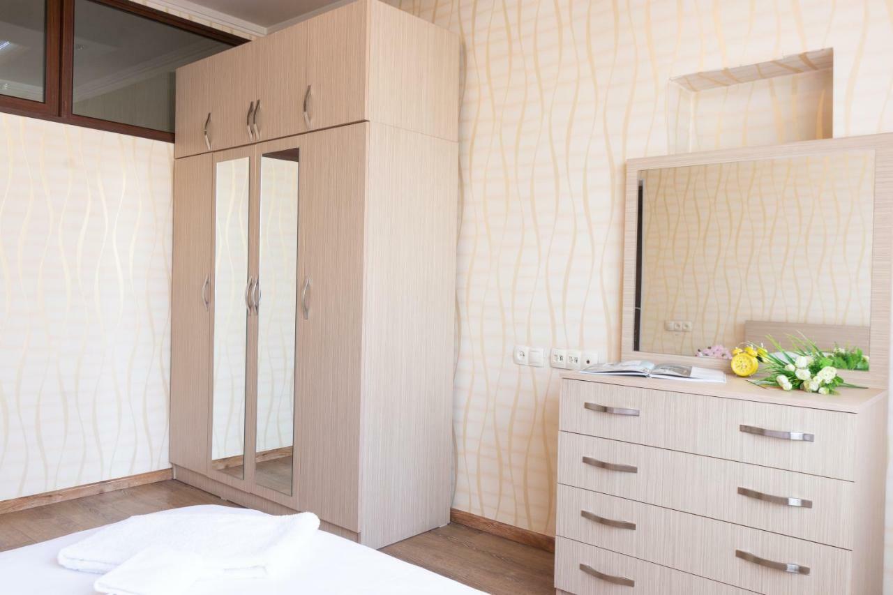 Stay Inn Apartments On 33 Sayat-Nova Avenue Ереван Екстериор снимка