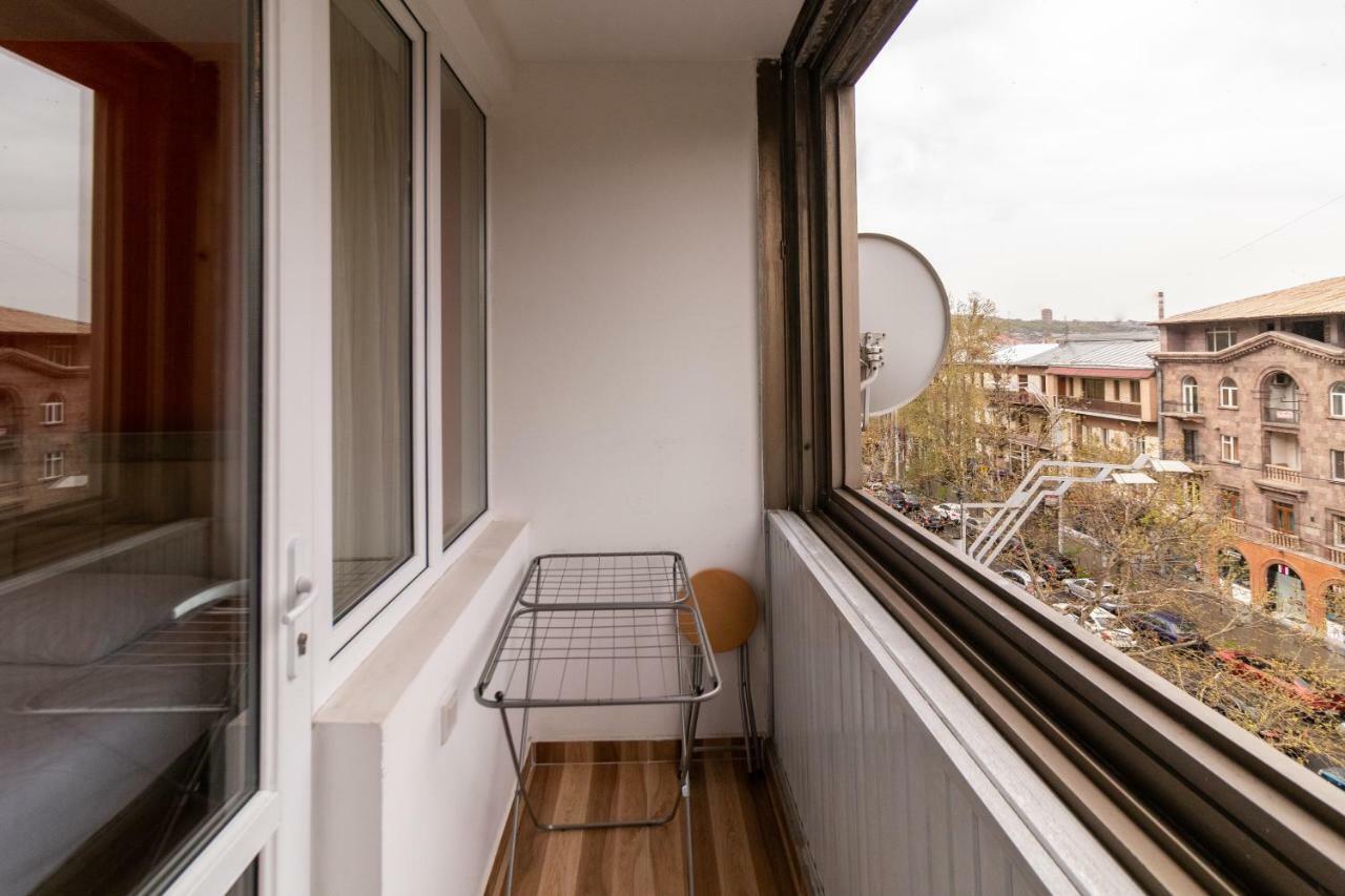 Stay Inn Apartments On 33 Sayat-Nova Avenue Ереван Екстериор снимка